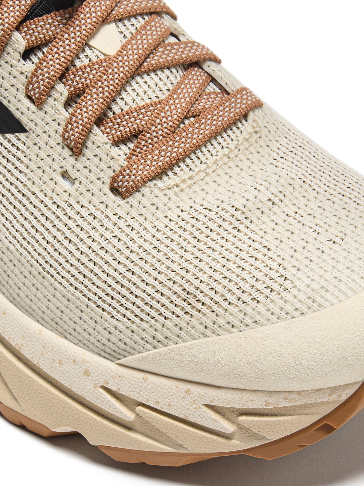 sestriere#d1244-whisper-white/black/biscuit