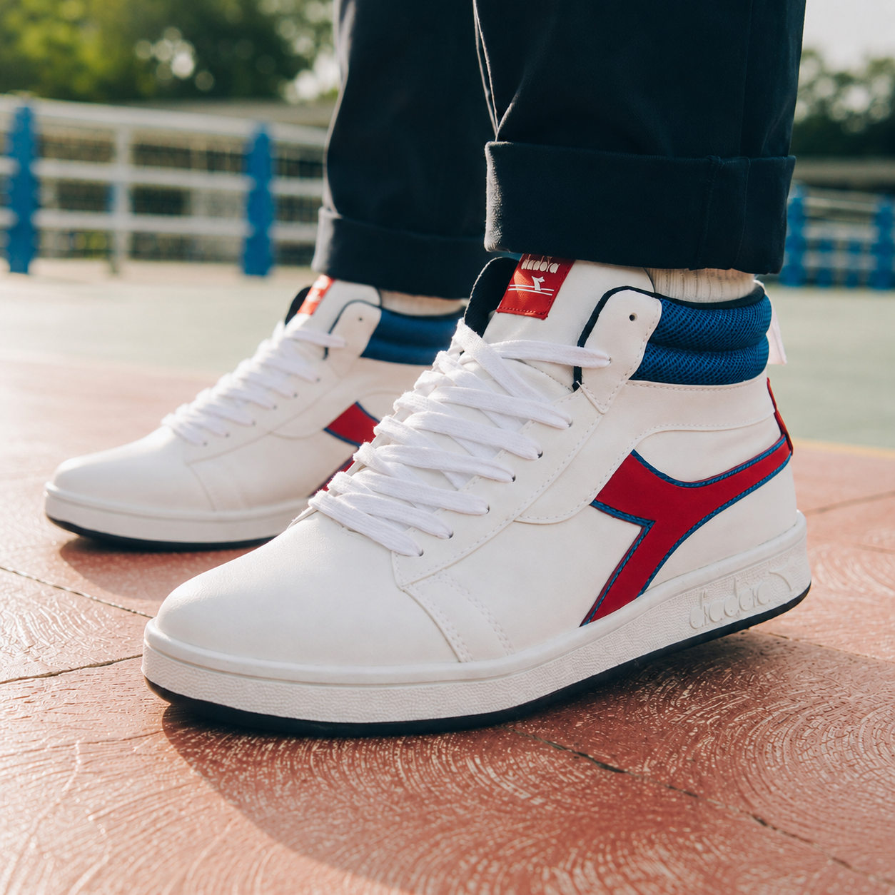 hicentrale#blanco/azul/rojo